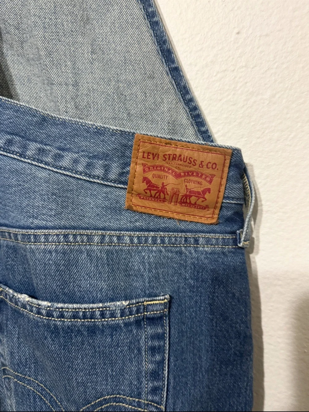 Levi's Women's Distressed Denim Overalls Size Medium - Picture 5 of 10